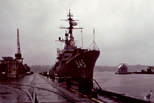 USS Hull leaving Bremerton 1968